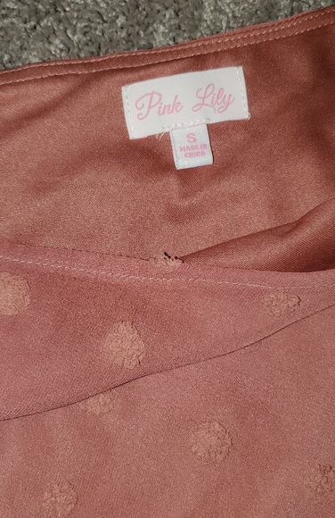 Pink Lily rose off the shoulder size S dress - Picture 4 of 4